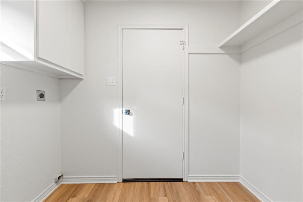 Dallas, Texas 75228, United States, 3 Bedrooms Bedrooms, ,2 BathroomsBathrooms,Residential,Pending,26594