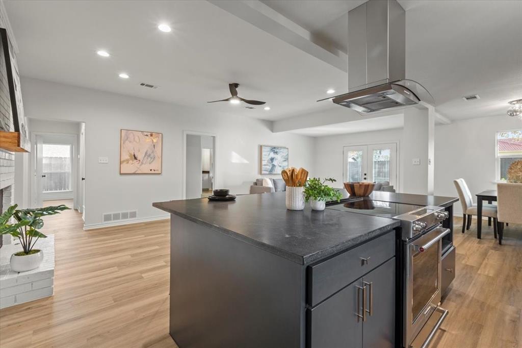 Dallas, Texas 75228, United States, 3 Bedrooms Bedrooms, ,2 BathroomsBathrooms,Residential,Pending,26594