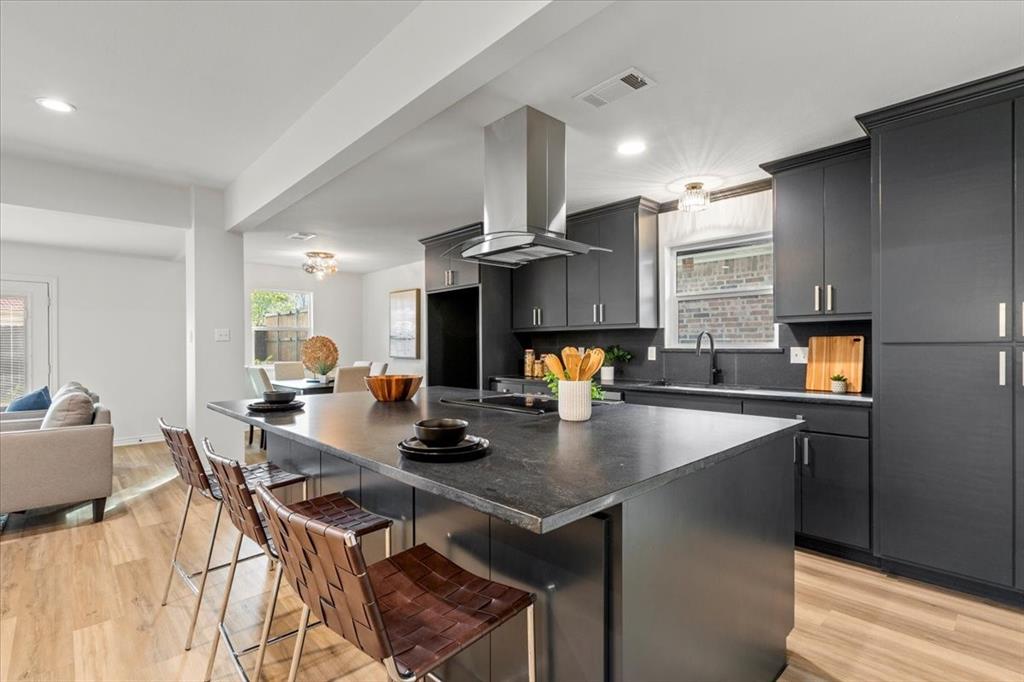 Dallas, Texas 75228, United States, 3 Bedrooms Bedrooms, ,2 BathroomsBathrooms,Residential,Pending,26594