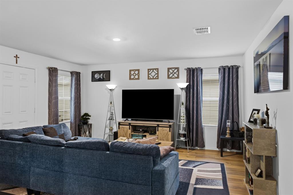 Trinity Xing Ph 5a - Residential