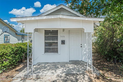 Photo of 5406 Houghton Avenue, Fort Worth, TX 76107 (MLS # 21391032)