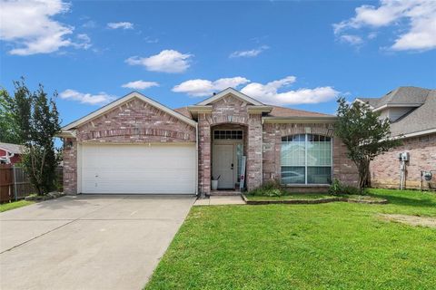 809 Fox Run Trail Saginaw TX 76179
