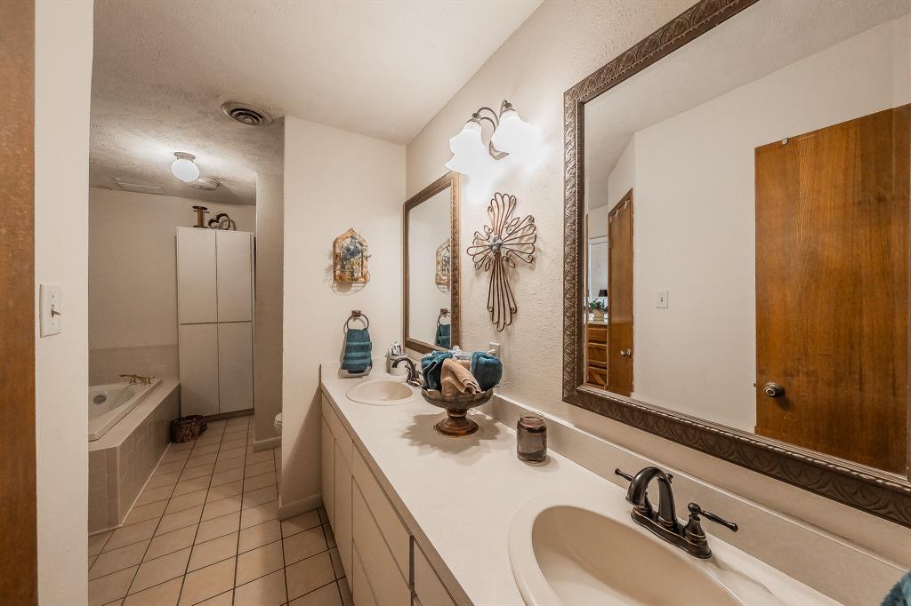 CUELLA, FRANCISCO SURVEY ABSTRACT 266 TR - Residential