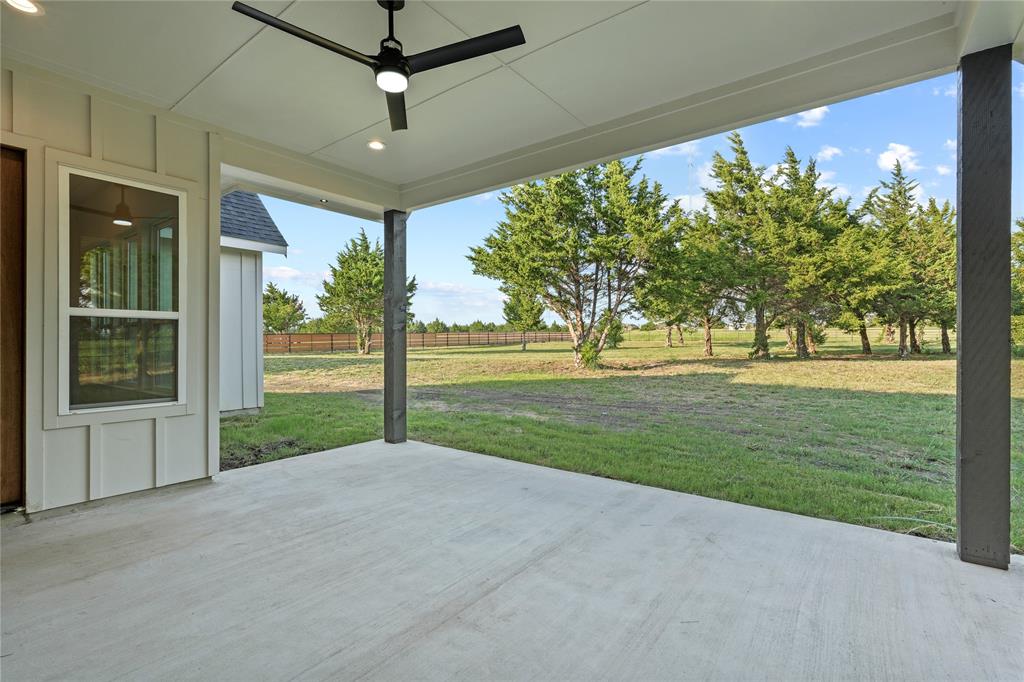 Chanteuse Manor - Residential