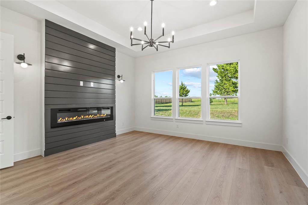 Chanteuse Manor - Residential