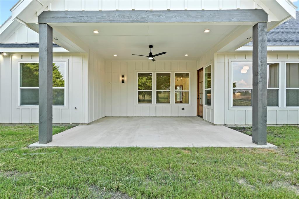 Chanteuse Manor - Residential