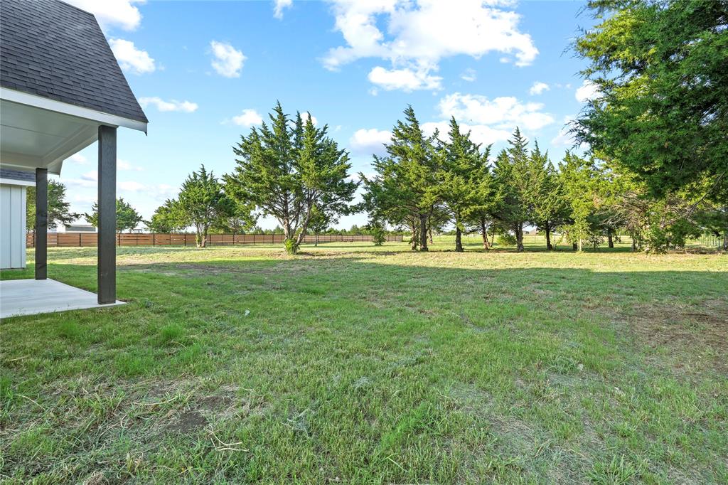 Chanteuse Manor - Residential