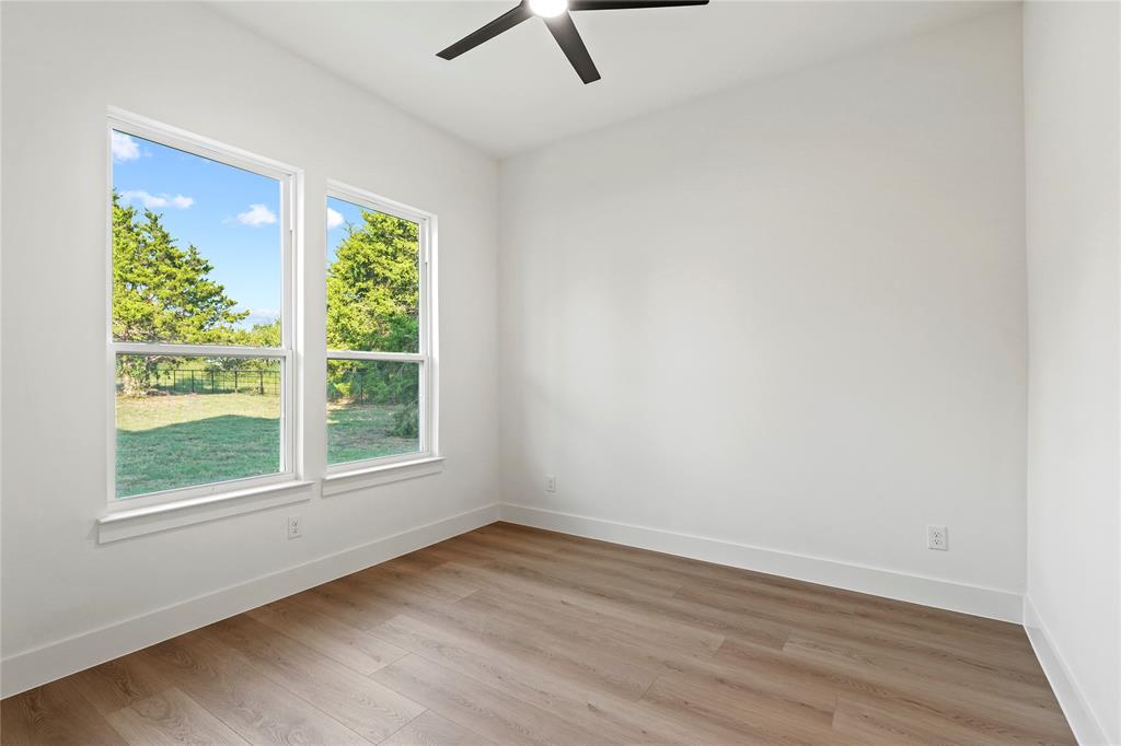 Chanteuse Manor - Residential