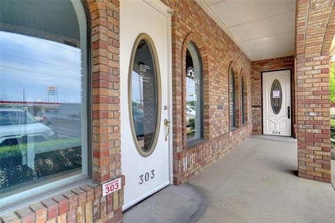 Photo of 5115 N Galloway Avenue N #303, Mesquite, TX 75150 (MLS # 20595041)