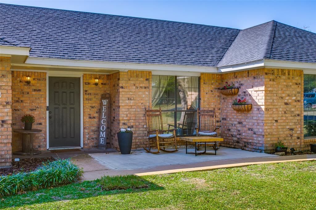 Photo of 606 Meadow Lark Drive, Ovilla, TX 75154 (MLS # 20508716)