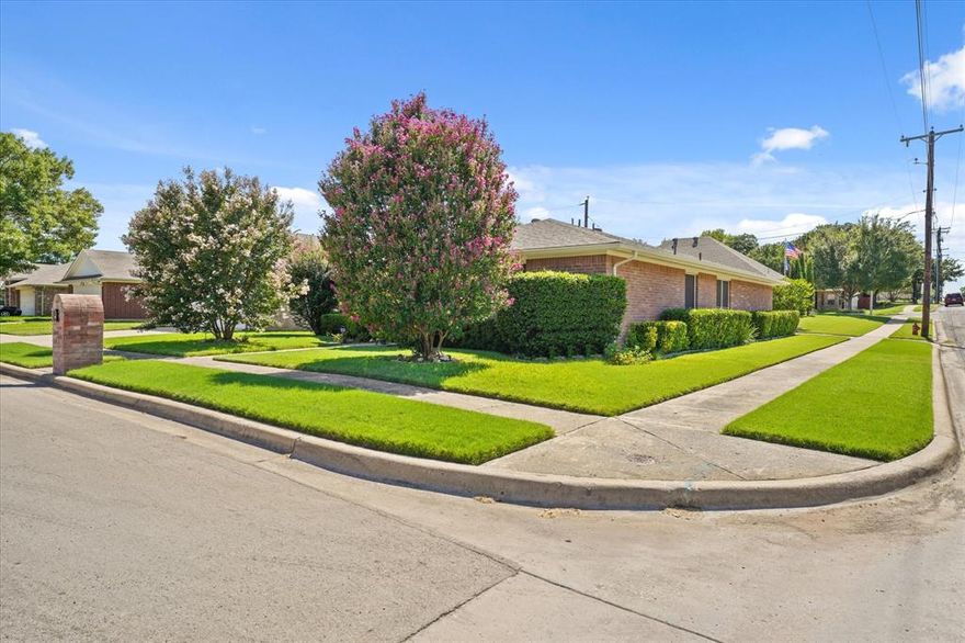 Reduced!
Perfect Starter Home on a Corner Lot in North Richland Hills!
Well-maintained and full of potential, this charming 3-bedroom home sits on a spacious corner lot in the heart of North Richland Hills, zoned to the highly rated Birdville ISD. Enjoy new hard flooring in the living area, fantastic curb appeal, and a functional layout ready for your personal touches.
Fridge, washer, and dryer included
Large, covered patio and outdoor storage unit
Super clean and move-in ready
Conveniently located near parks, shopping, and major highways. A rare opportunity for first-time buyers seeking value, flexibility, and location.