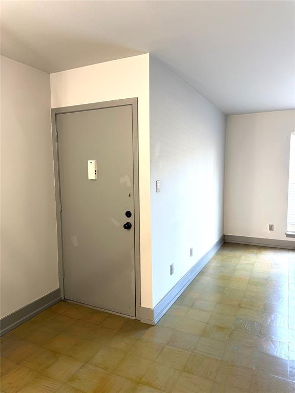 7000 Creswell Road 108