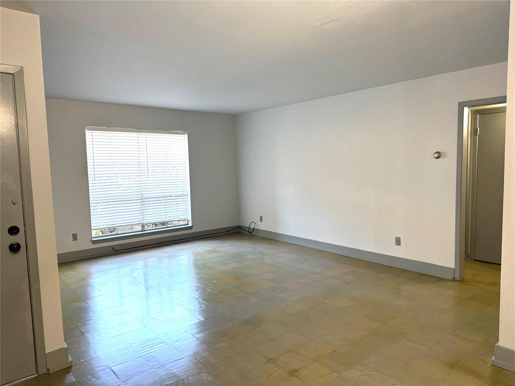 7000 Creswell Road 108