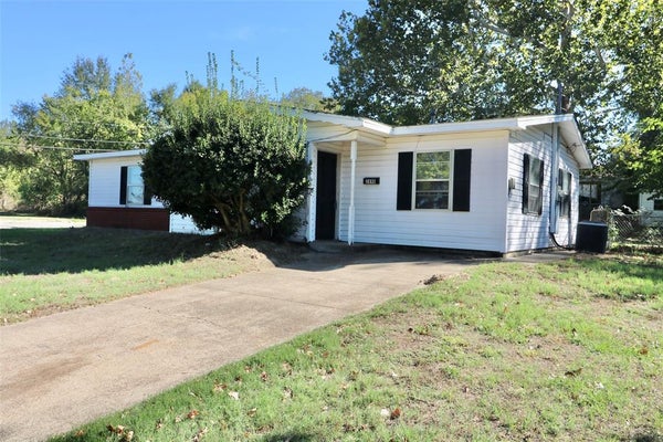 2490 BEVERLY DR, PARIS, TX 75460 - Image b5c7f4dcc3f92a28f0ad9b4ff4f37f00/2835875095