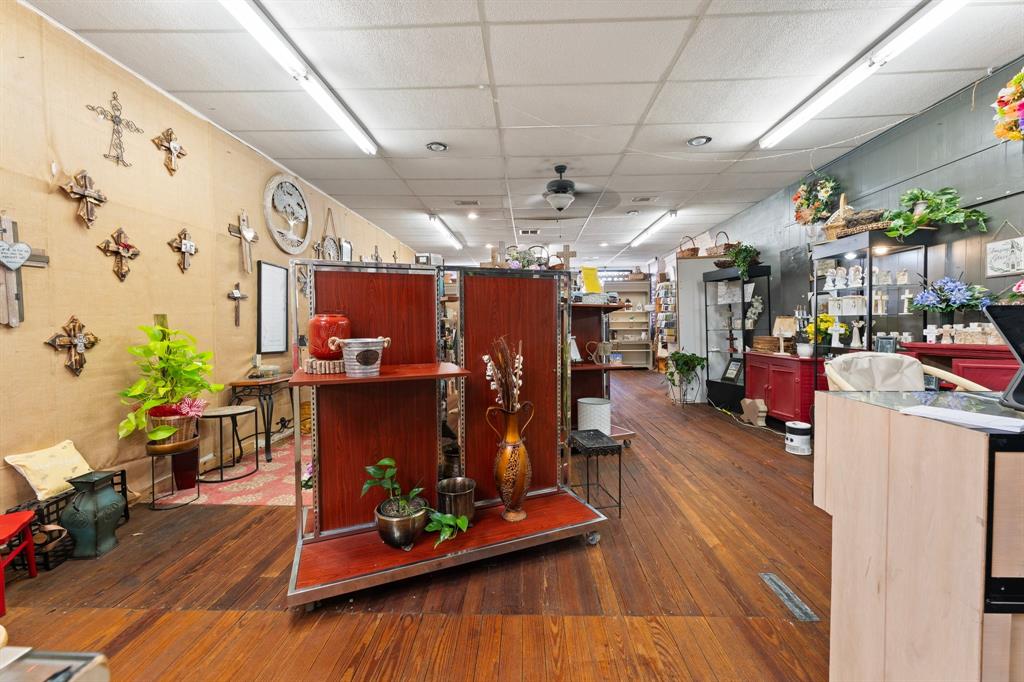 Orig Deleon - Commercial Sale