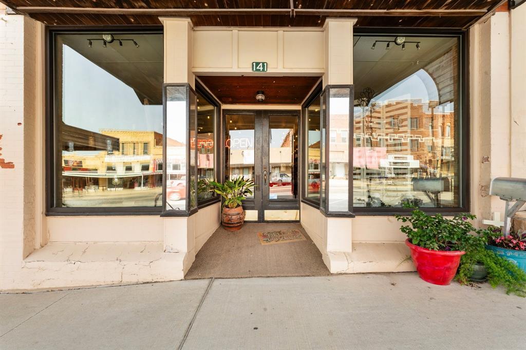 Orig Deleon - Commercial Sale