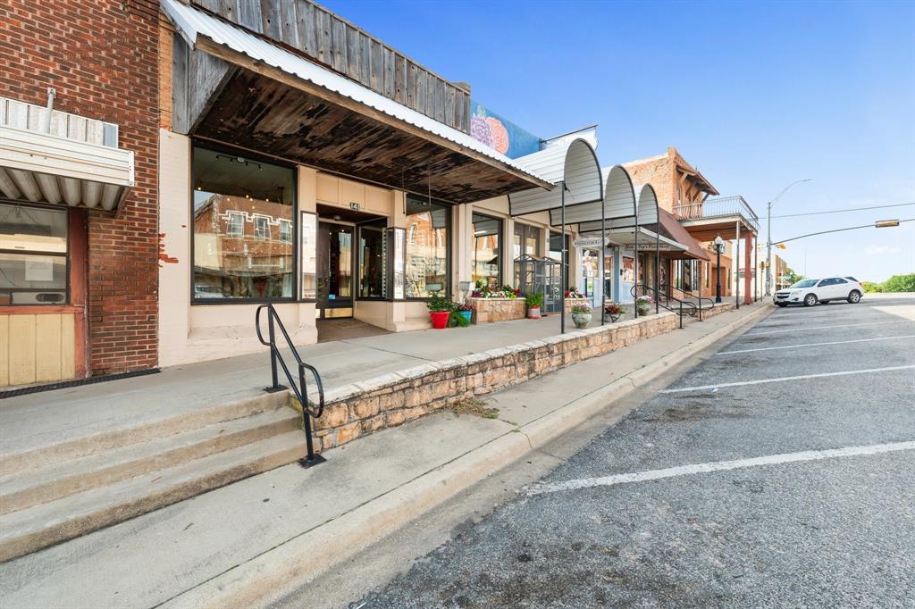 Orig Deleon - Commercial Sale