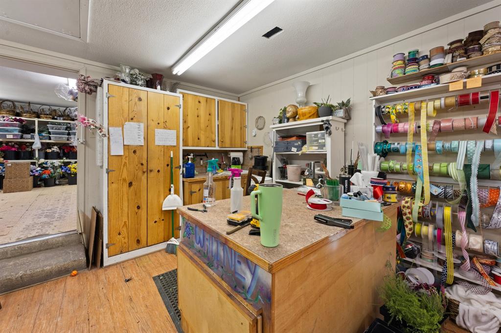 Orig Deleon - Commercial Sale