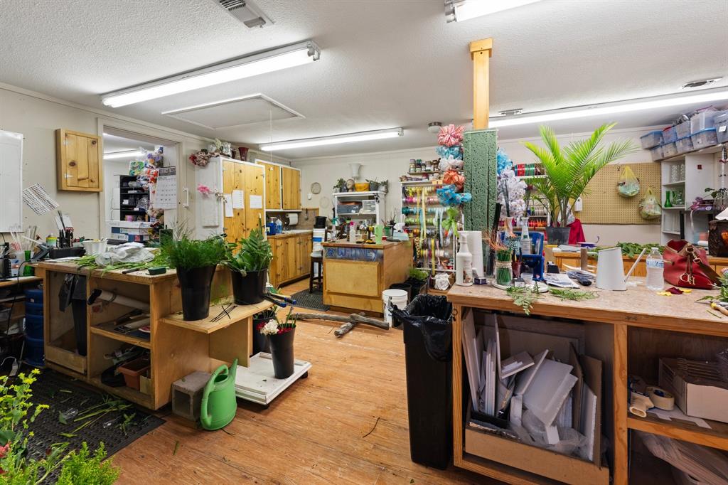 Orig Deleon - Commercial Sale