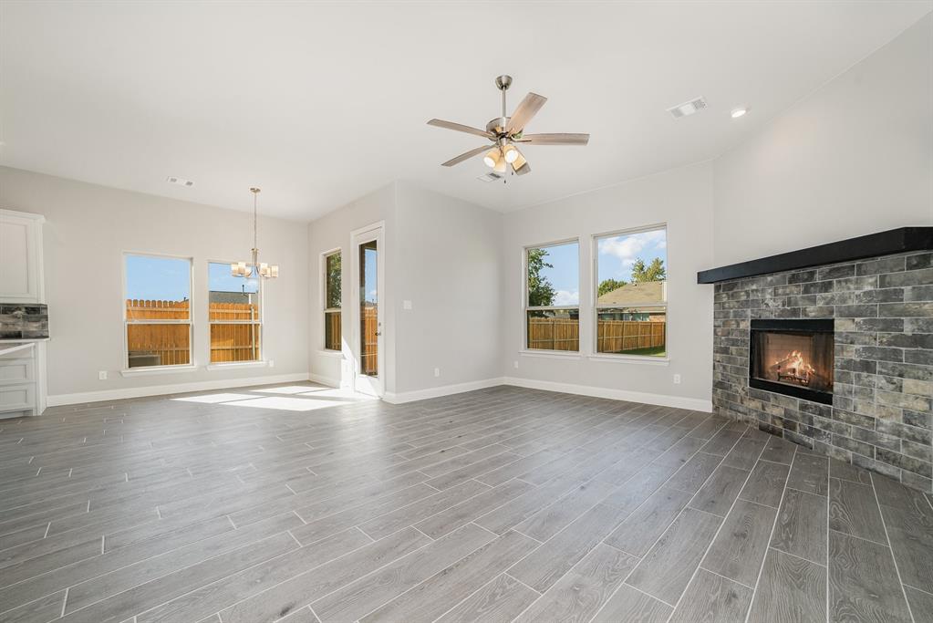 Dustin Manor - Residential