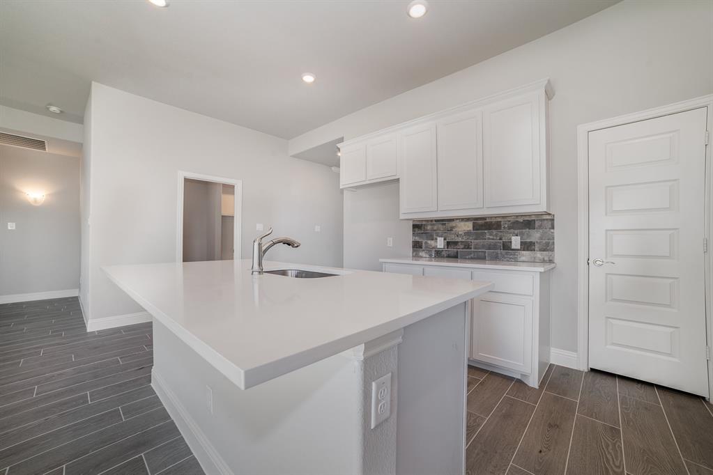 Dustin Manor - Residential