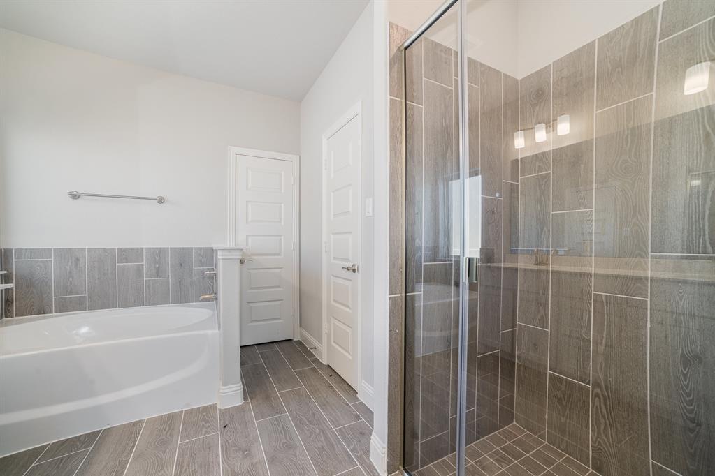 Dustin Manor - Residential