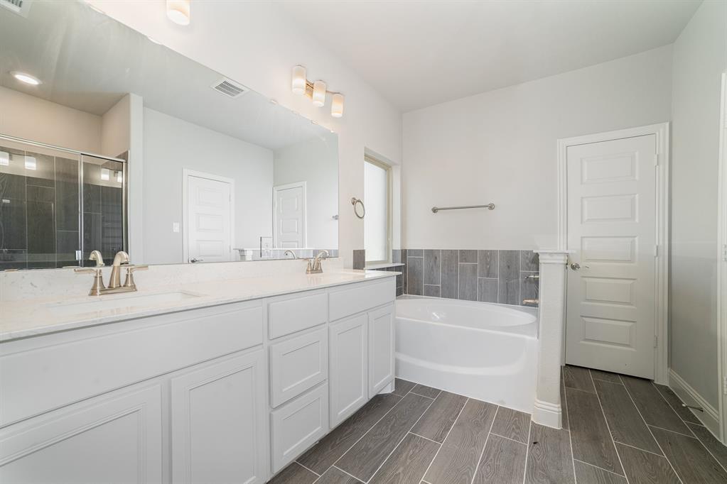 Dustin Manor - Residential