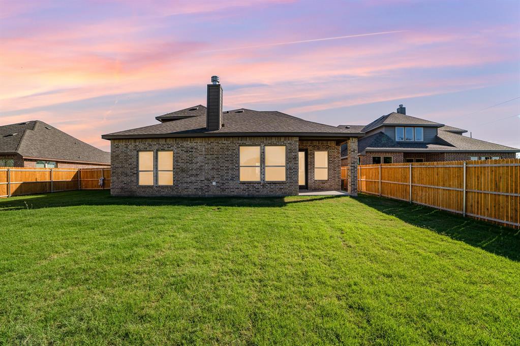 Dustin Manor - Residential