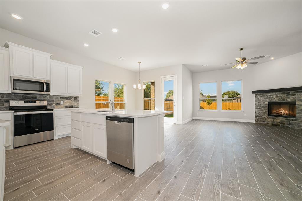 Dustin Manor - Residential