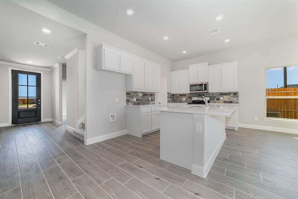 Dustin Manor - Residential