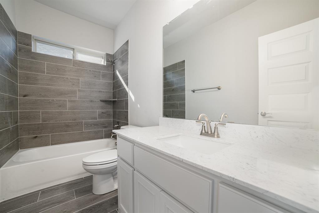 Dustin Manor - Residential