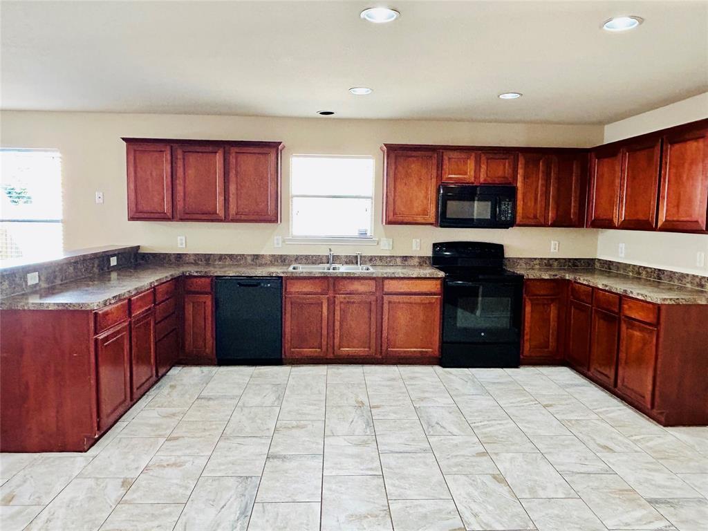 Fossil Hill Estates - Residential Lease