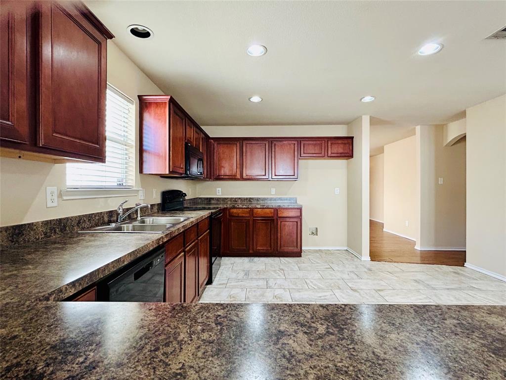 Fossil Hill Estates - Residential Lease