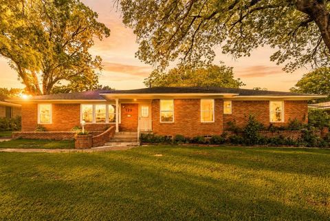 729 Town Creek Drive Dallas TX 75232