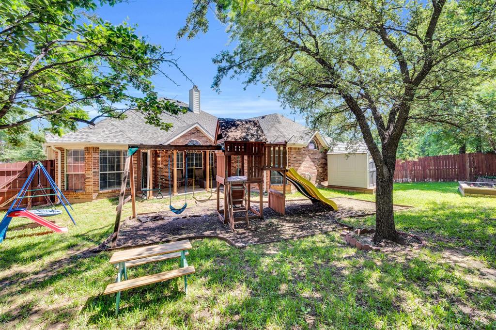 805 Warwick Court