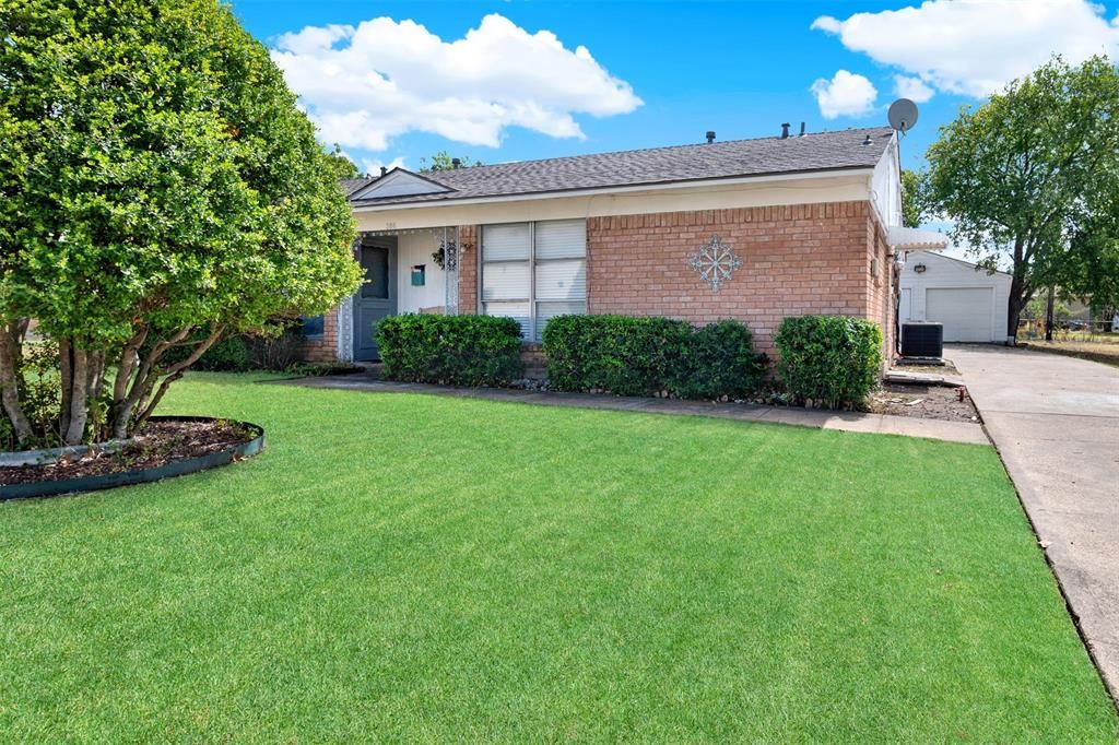 Photo of 318 Hilltop Avenue #A, Richardson, TX 75081 (MLS # 21268570)