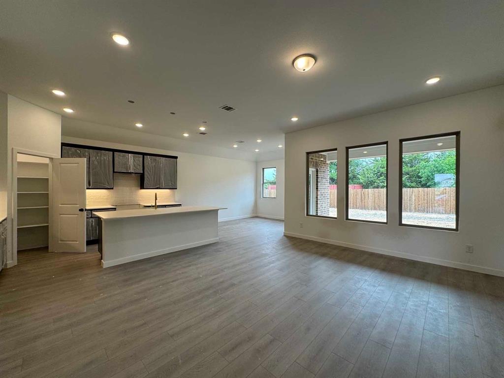 2413 Daisy Lane