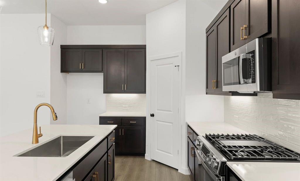 2413 Daisy Lane