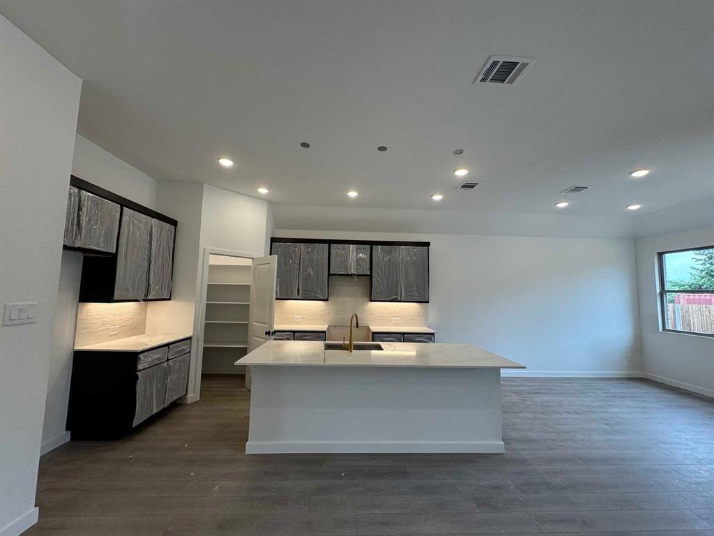 2413 Daisy Lane