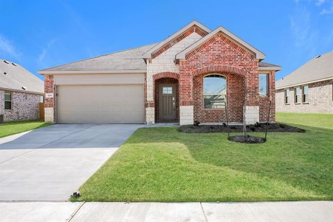Photo of 929 High Noon Drive, Fort Worth, TX 76052 (MLS # 21179869)