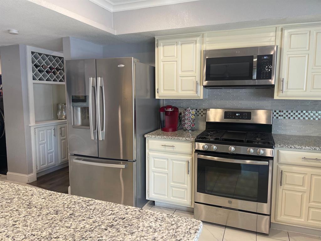 White Rock Village 02 - Residential