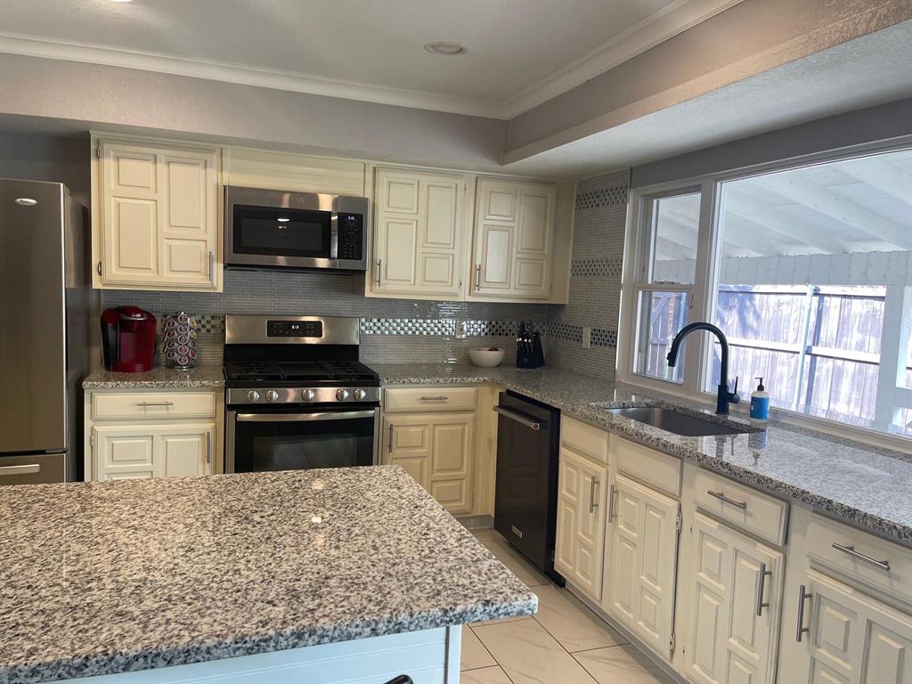 White Rock Village 02 - Residential