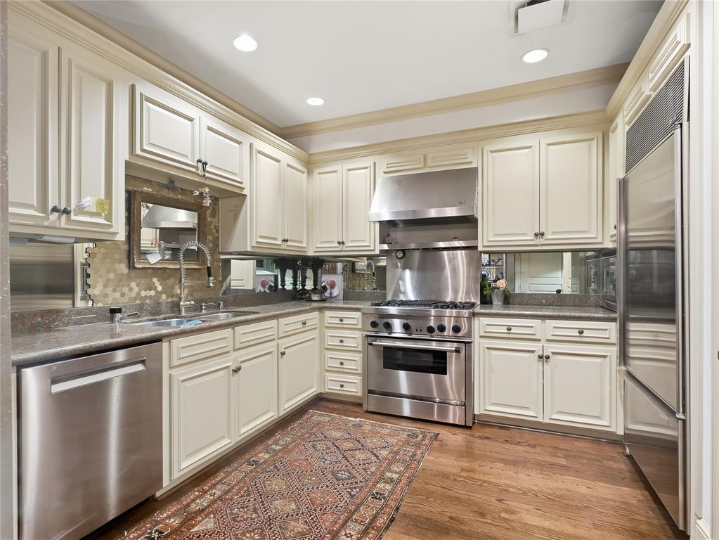 3505 Turtle Creek Boulevard 9G