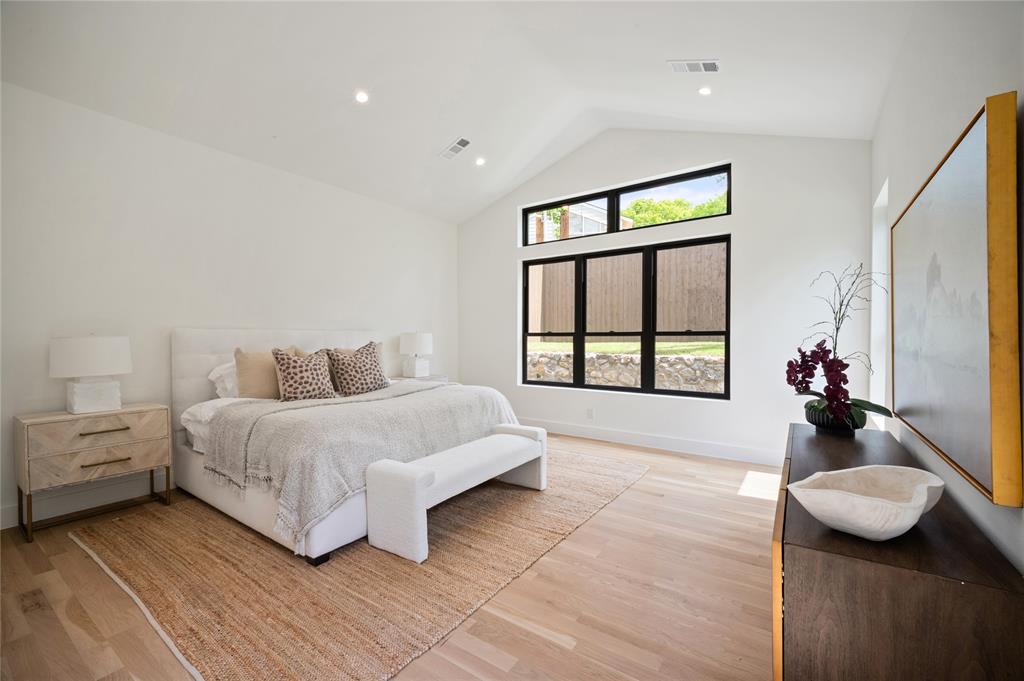 WHITE ROCK FORREST - Residential