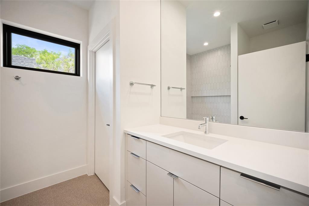 WHITE ROCK FORREST - Residential