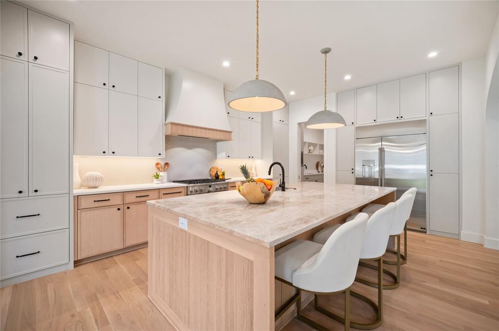 WHITE ROCK FORREST - Residential