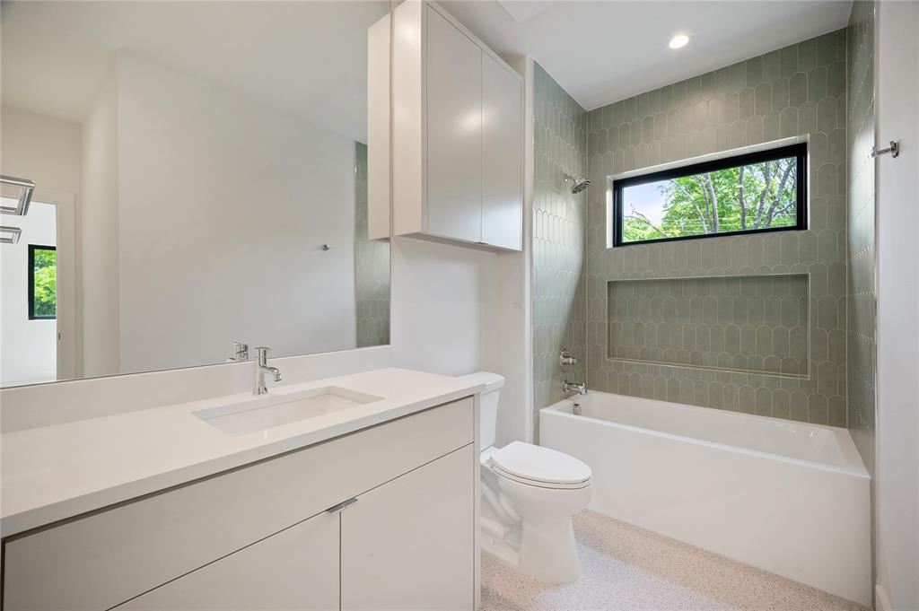 WHITE ROCK FORREST - Residential