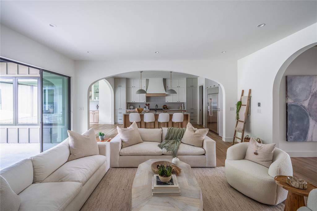 WHITE ROCK FORREST - Residential