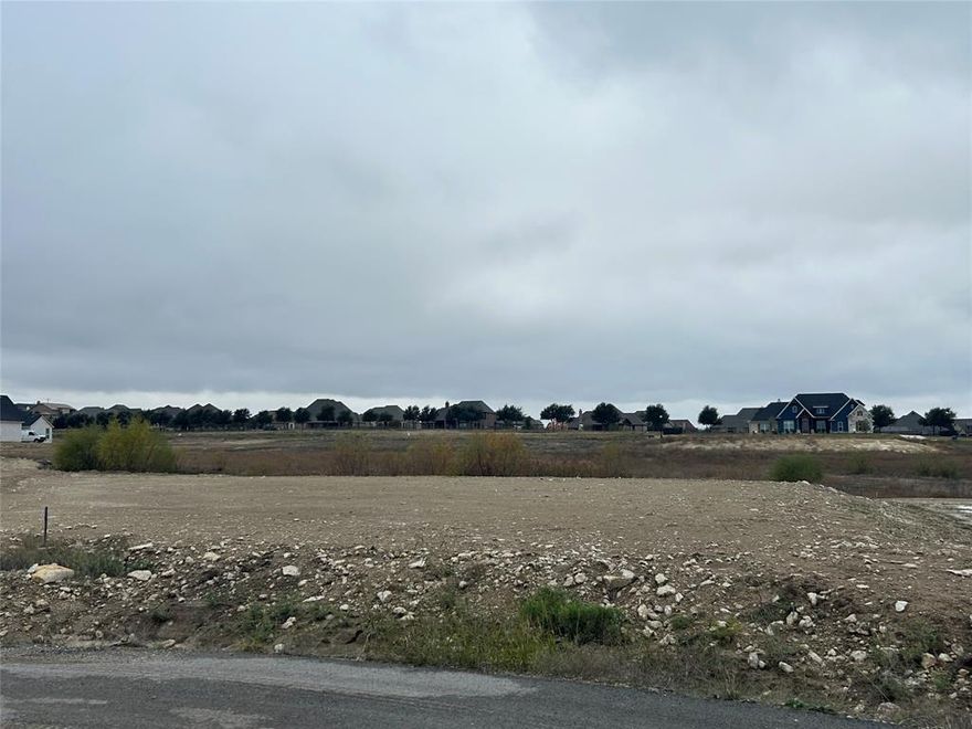 One of the last remaining one acre lots available within the brand new Aledo Heights neighborhood. Bring any builder to construct your ideal home in this deed restricted community. 
Aledo ISD - Nextlink Internet - 2,700 sf minimum - 3 car garage minimum - 90% masonry exterior required.