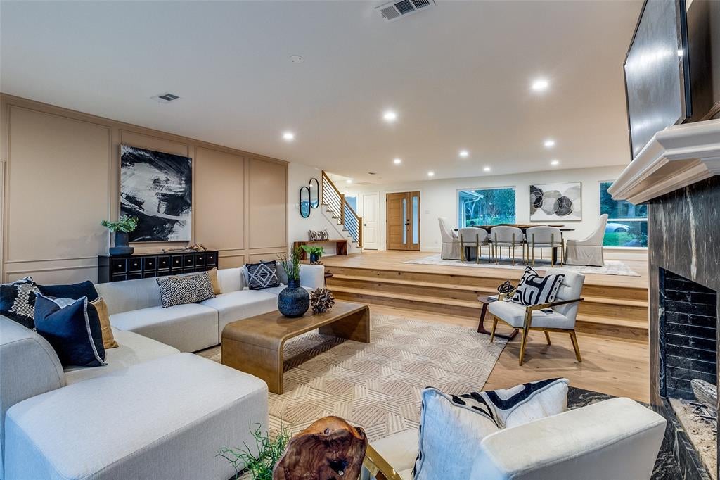 9563 Windy Knoll Drive